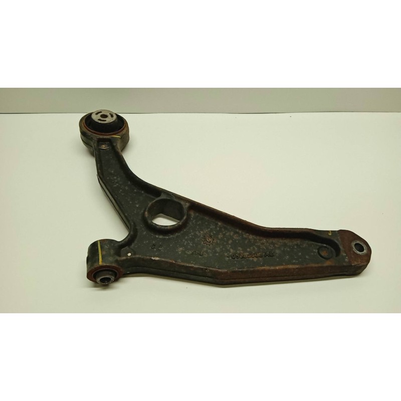 LANCIA BRACCIO OSCILLANTE ANTERIORE INFERIORE DESTRO LANCIA Flavia 2012>2015 usato