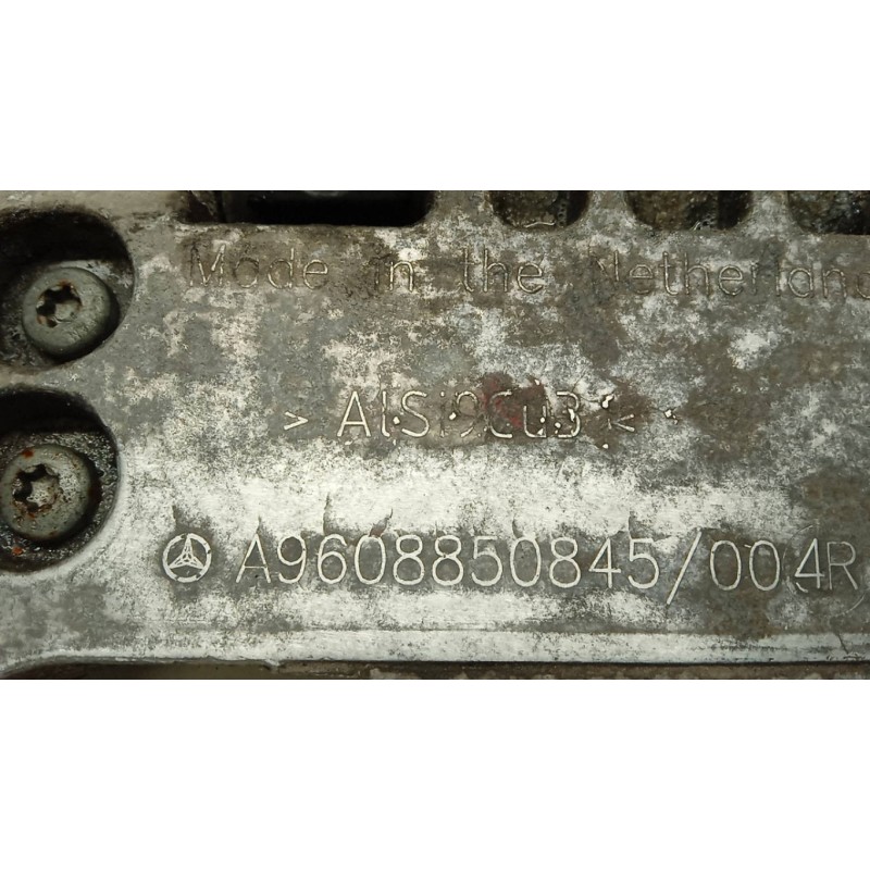 MERCEDES-BENZ truck SUPPORTO PEDANA DX MERCEDES-BENZ truck Actros euro 6 2014>2021 usato