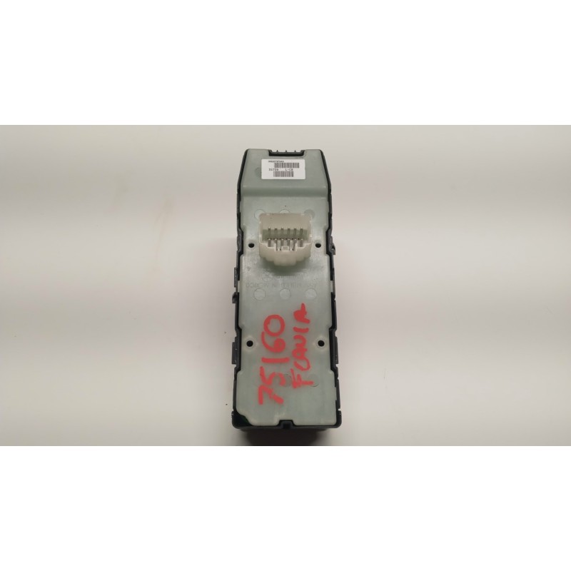 LANCIA INTERRUTTORI E PULSANTI ALZAVETRI LANCIA Flavia 2012>2015 usato