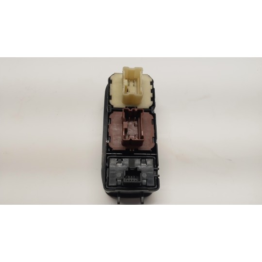 INTERRUTTORI E PULSANTI ALZAVETRI DACIA Duster 2018> 2021 usato