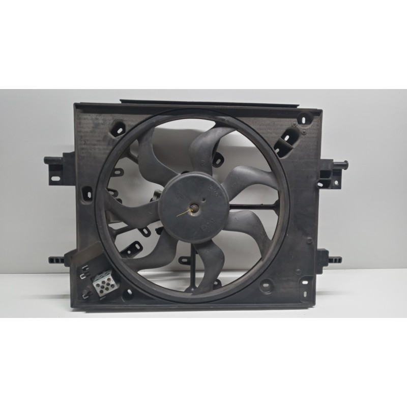 DACIA CONVOGLIATORE ELETTROVENTOLA DACIA Duster 2018> 2021 usato