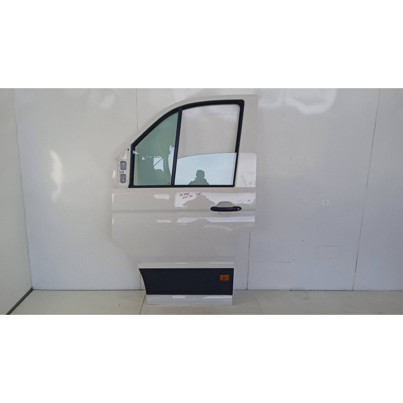 VOLKSWAGEN van LEFT FRONT DOOR VOLKSWAGEN van Crafter 2017> used
