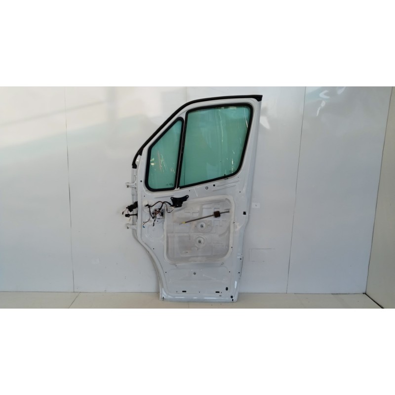MERCEDES-BENZ van RIGHT FRONT DOOR  MERCEDES-BENZ van Sprinter 2019> used