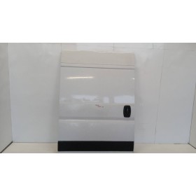 RIGHT SIDE SLIDING DOOR...