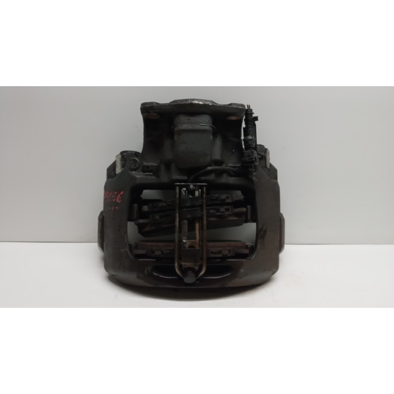 VOLVO truck PINZA ANTERIORE SINISTRA VOLVO truck FL euro 6 usato