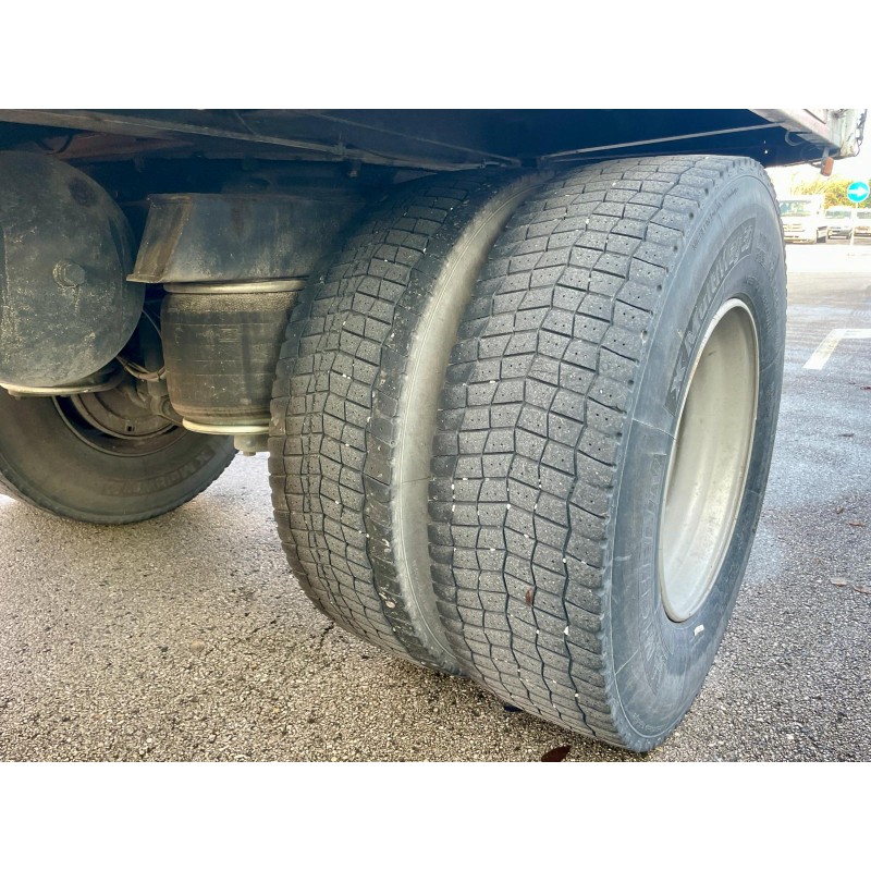 V.I. rimorchi e semi V.I. rimorchi e semi RIMORCHIO CARDI 202 800