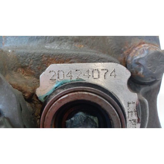 PINZA POSTERIORE SINISTRA VOLVO truck FM 9 usato