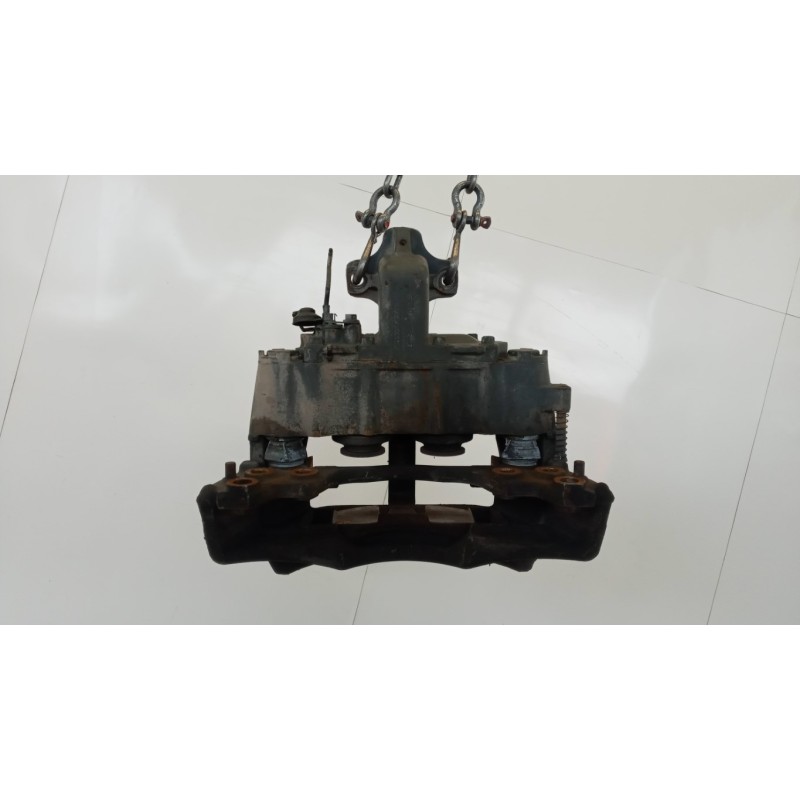 VOLVO truck PINZA ANTERIORE DESTRA VOLVO truck FM 9 usato