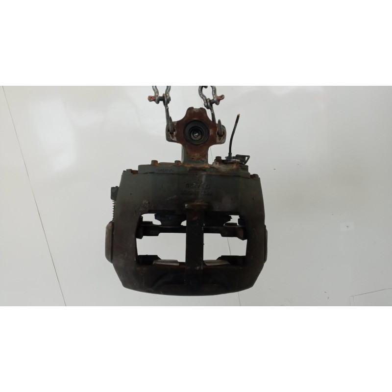 VOLVO truck PINZA ANTERIORE DESTRA VOLVO truck FM 9 usato