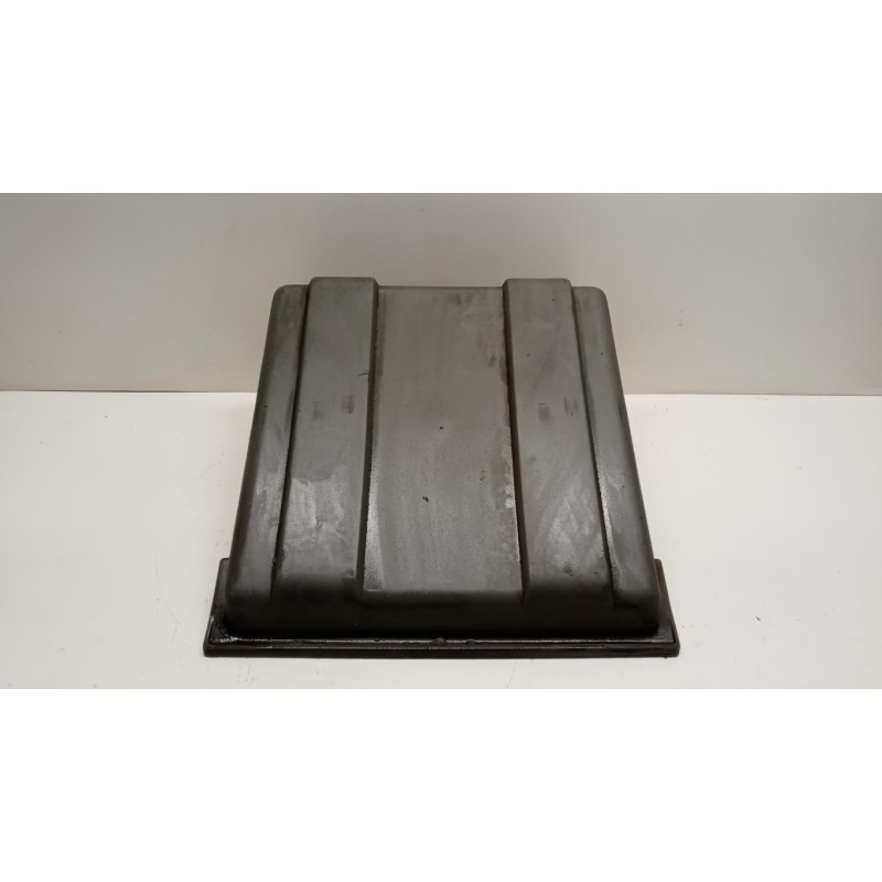 IVECO COPERCHIO PORTABATTERIA IVECO EUROCARGO 2008>2013 usato