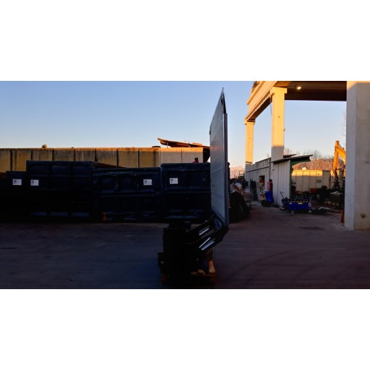 TAIL LIFT VOLVO truck FL euro 6 used