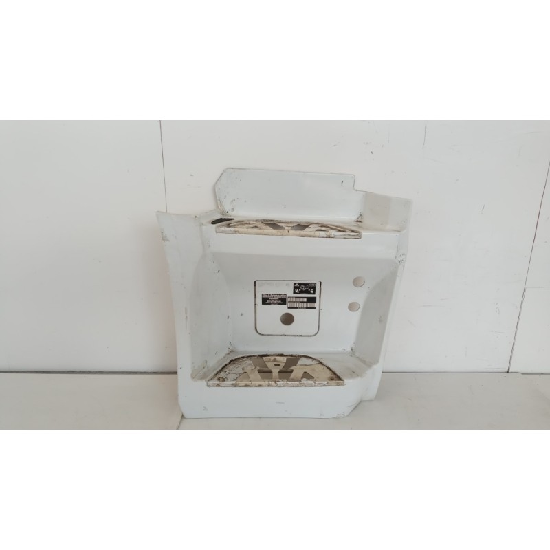 MERCEDES-BENZ truck PEDANA SALITA A/DX MERCEDES-BENZ truck Actros euro 6 2014>2021 usato