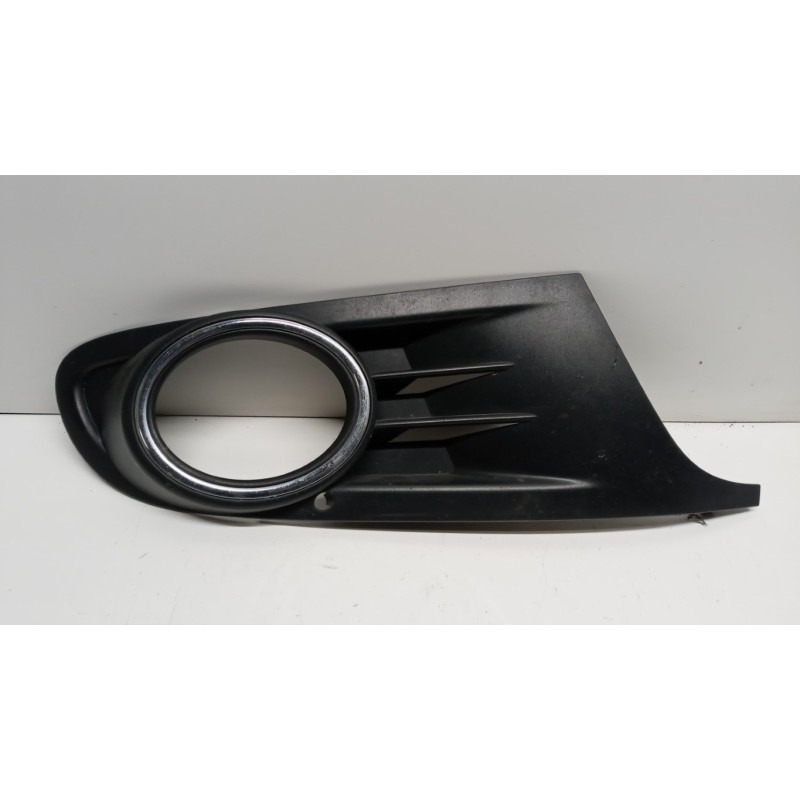 VOLKSWAGEN GRIGLIA PARAURTI ANT.DX VOLKSWAGEN Golf 6 2008>2012 usato