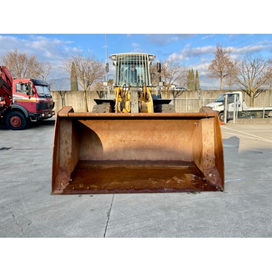 MACCHINE OPERATRICI PALA LIEBHERR L554 