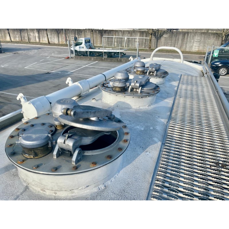 VOLVO truck VOLVO truck FL6 250 CISTERNA