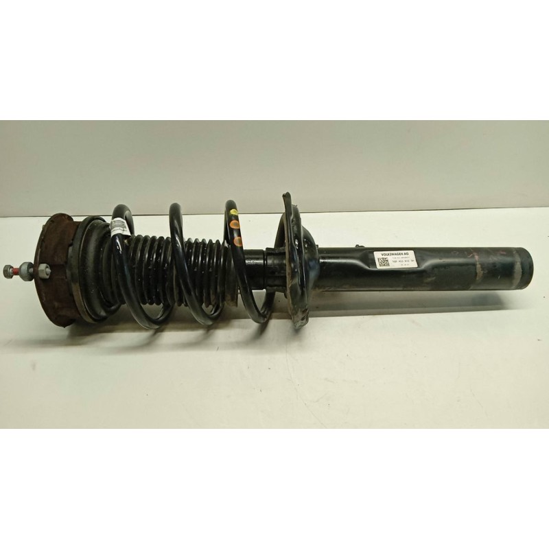 VOLKSWAGEN LEFT FRONT SCHOCK ASSORBER VOLKSWAGEN T-Roc 2021> used