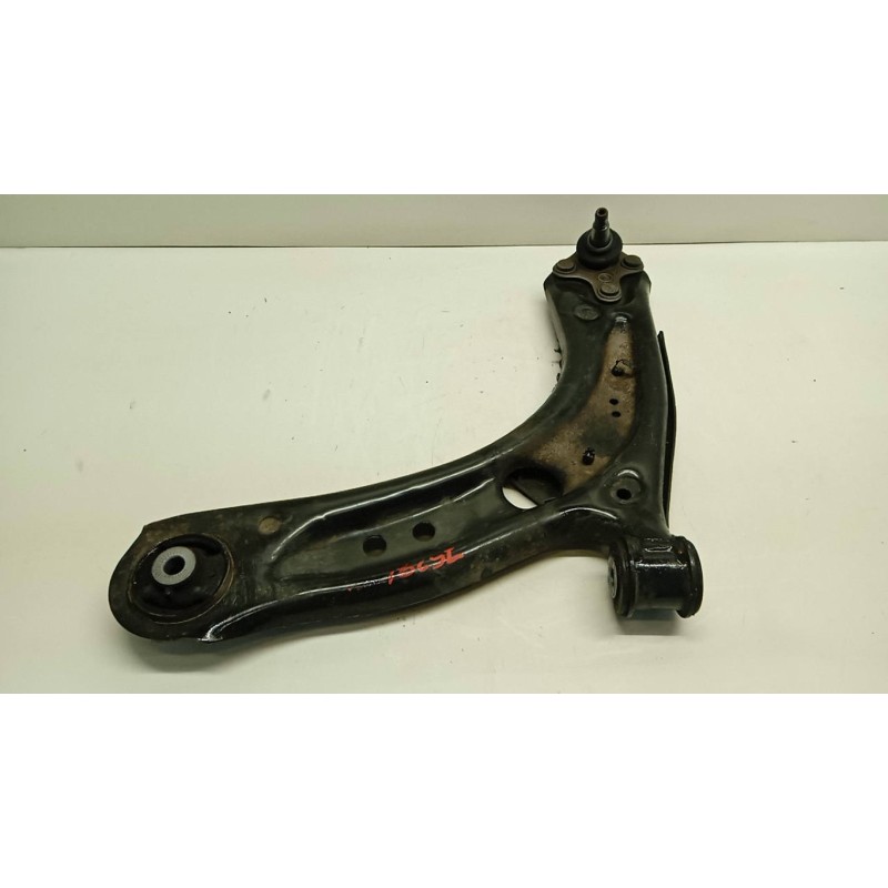 VOLKSWAGEN CONTROL ARM FRONT LOWER LEFT  VOLKSWAGEN T-Roc 2021> used