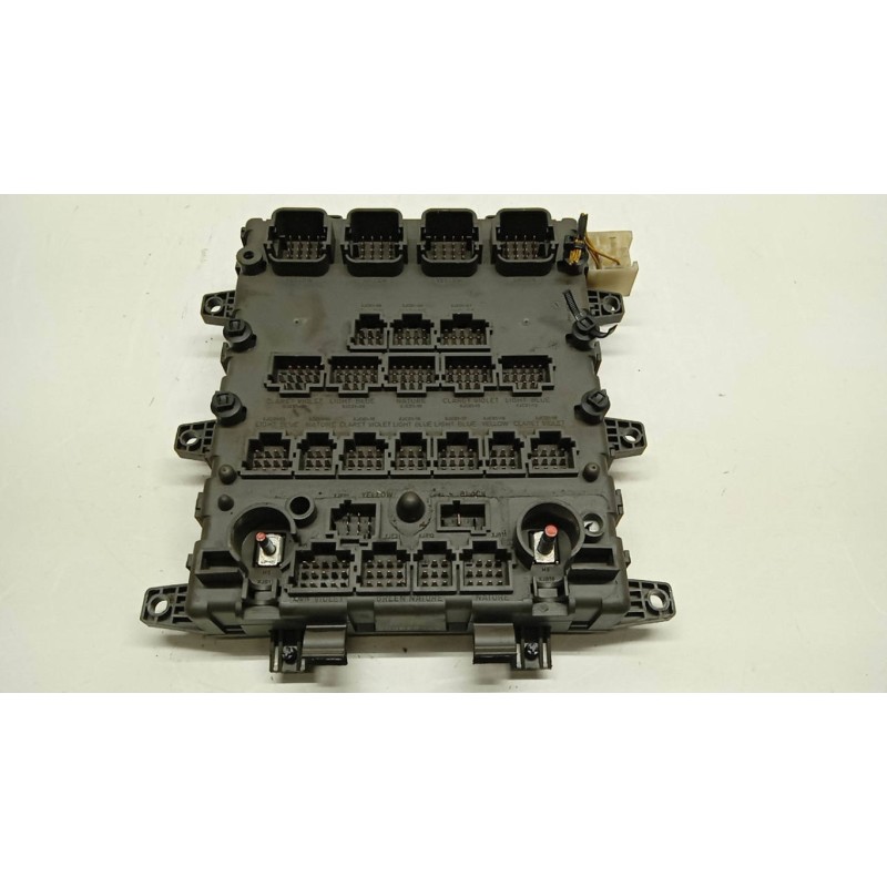 RENAULT truck SCATOLA FUSIBILI RENAULT truck Premium 2005>2013 usato