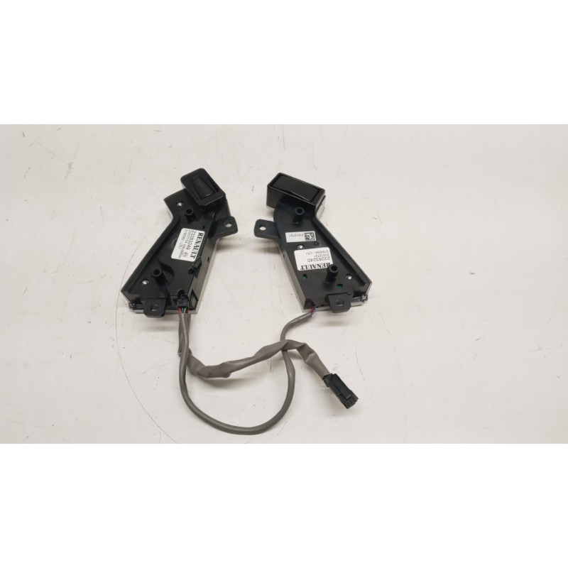 RENAULT truck INTERRUTTORI E PULSANTI ABITACOLO RENAULT truck T 2014> usato