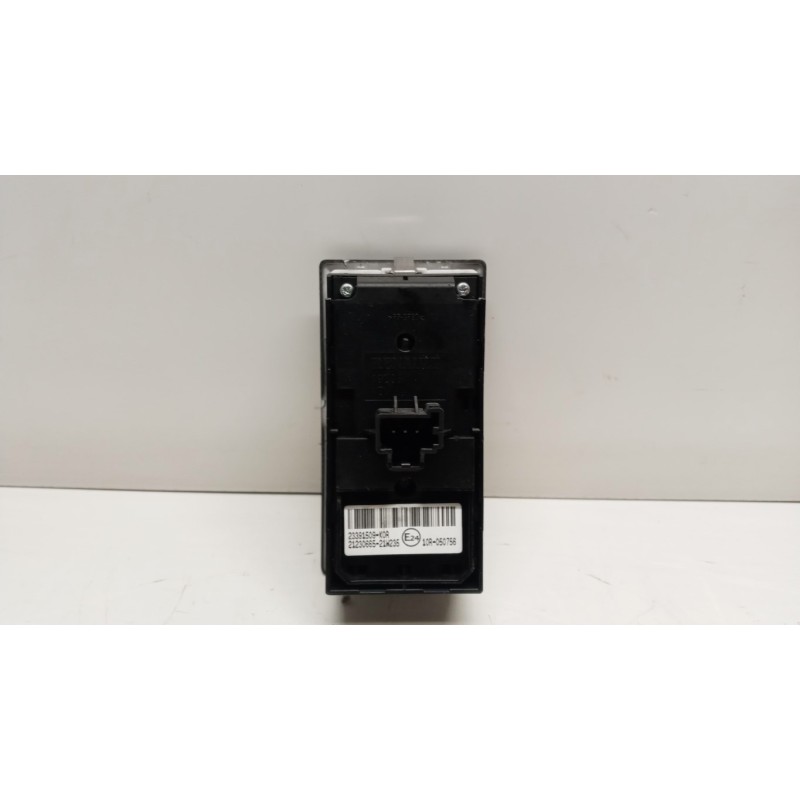 RENAULT truck INTERRUTTORI E PULSANTI ALZAVETRI RENAULT truck T 2014> usato