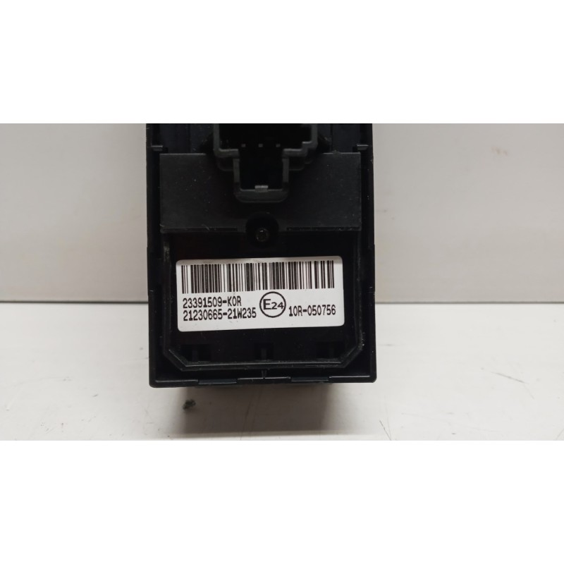 RENAULT truck INTERRUTTORI E PULSANTI ALZAVETRI RENAULT truck T 2014> usato