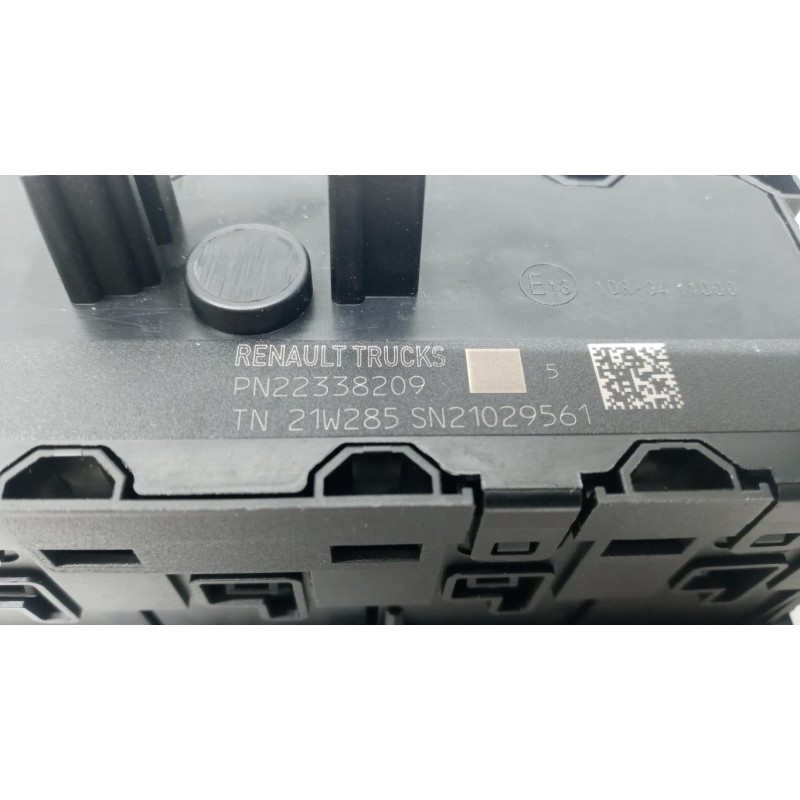 RENAULT truck INTERRUTTORI E PULSANTI ABITACOLO RENAULT truck T 2014> usato