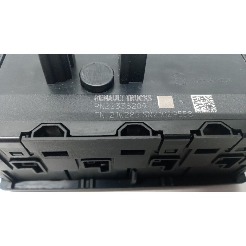 RENAULT truck INTERRUTTORI E PULSANTI ABITACOLO RENAULT truck T 2014> usato
