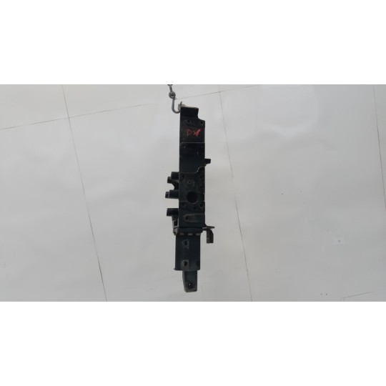 SUPPORTO PARAURTO RENAULT truck T 2014> usato