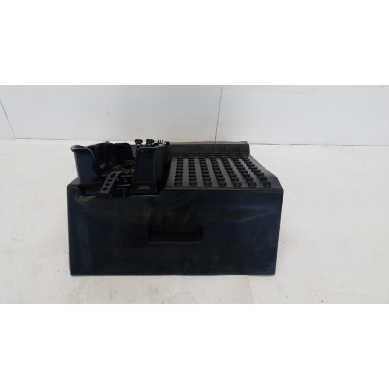 RENAULT truck BATTERY BOX COVER RENAULT truck T 2014> used