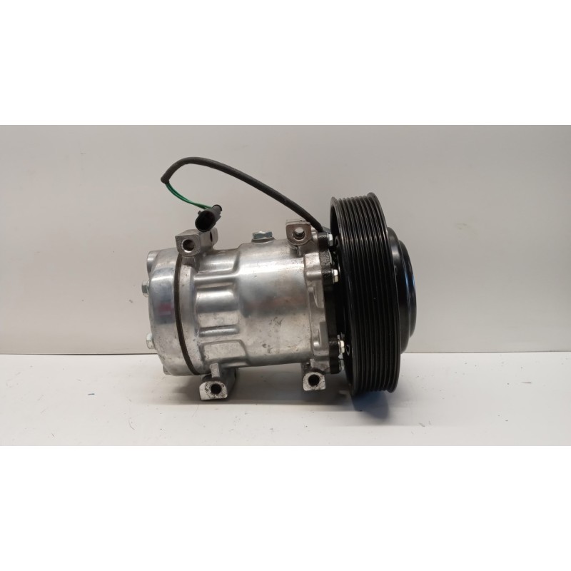 DAF AIR CONDITIONER COMPRESSOR DAF XF106 used