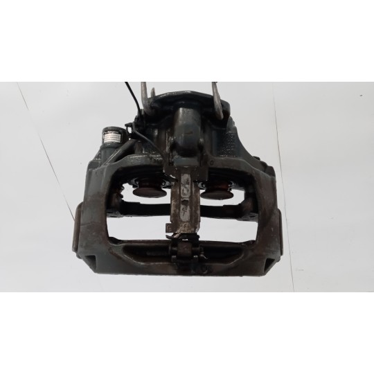 PINZA ANTERIORE DESTRA DAF XF106 usato