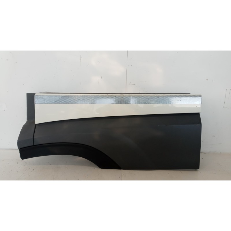 DAF PLASTICHE ESTERNE VARIE DAF XF106 usato