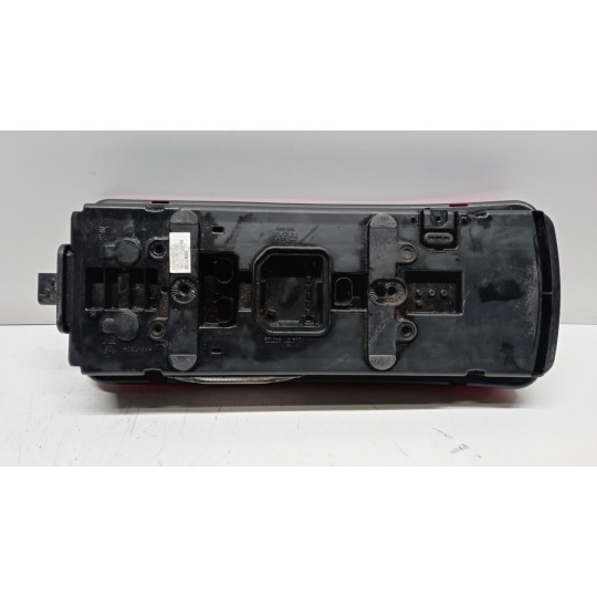 FARO POSTERIORE ESTERNO SINISTRO DAF XF106 usato