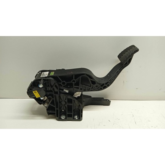 LOCKING FOOT-OPERATED HYUNDAI i20 2020 > used