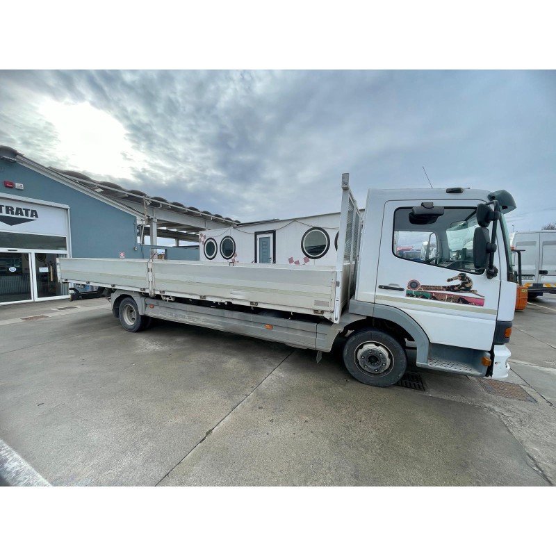 MERCEDES-BENZ truck MERCEDES-BENZ truck ATEGO 817