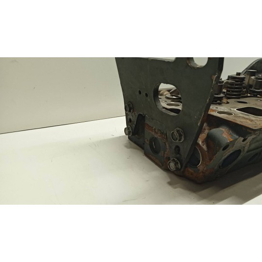 TESTATA MERCEDES-BENZ truck 814D usato