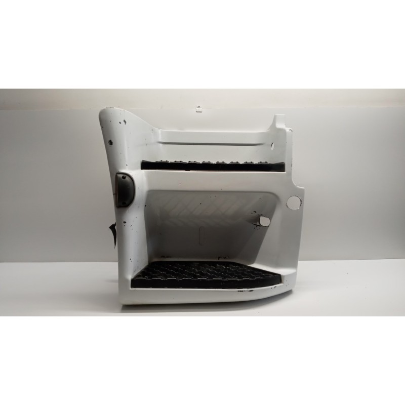 RENAULT truck PEDANA SALITA A/DX RENAULT truck Premium 1996>2005 usato