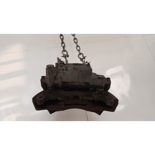 PINZA ANTERIORE SINISTRA RENAULT truck Premium 1996>2005 usato