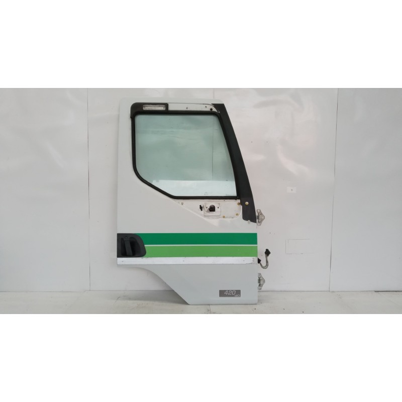 RENAULT truck RIGHT FRONT DOOR  RENAULT truck Premium 1996>2005 used