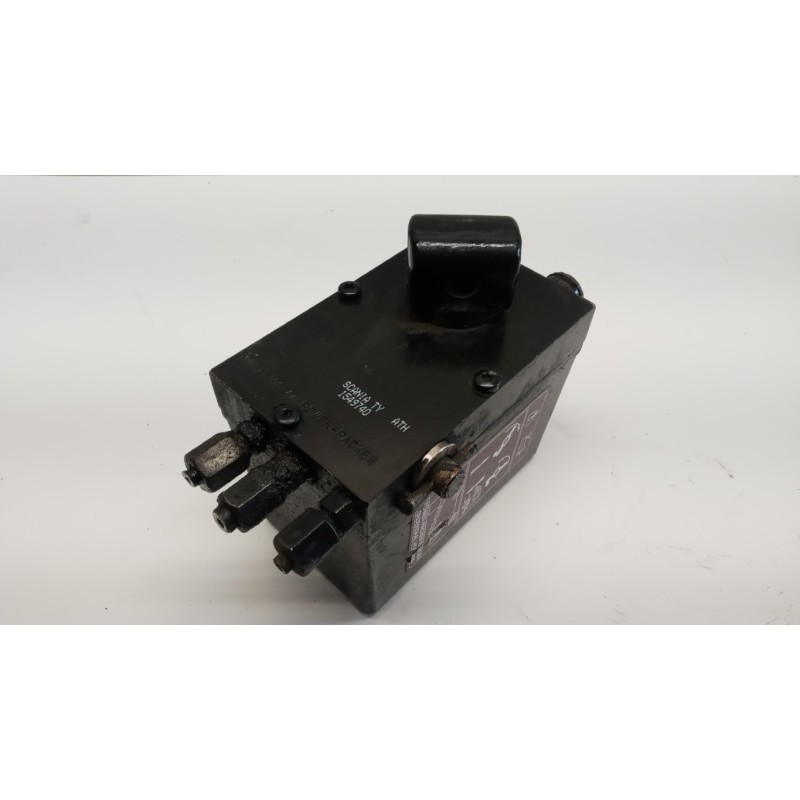 SCANIA CAB LIFT PUMP  SCANIA 94 used