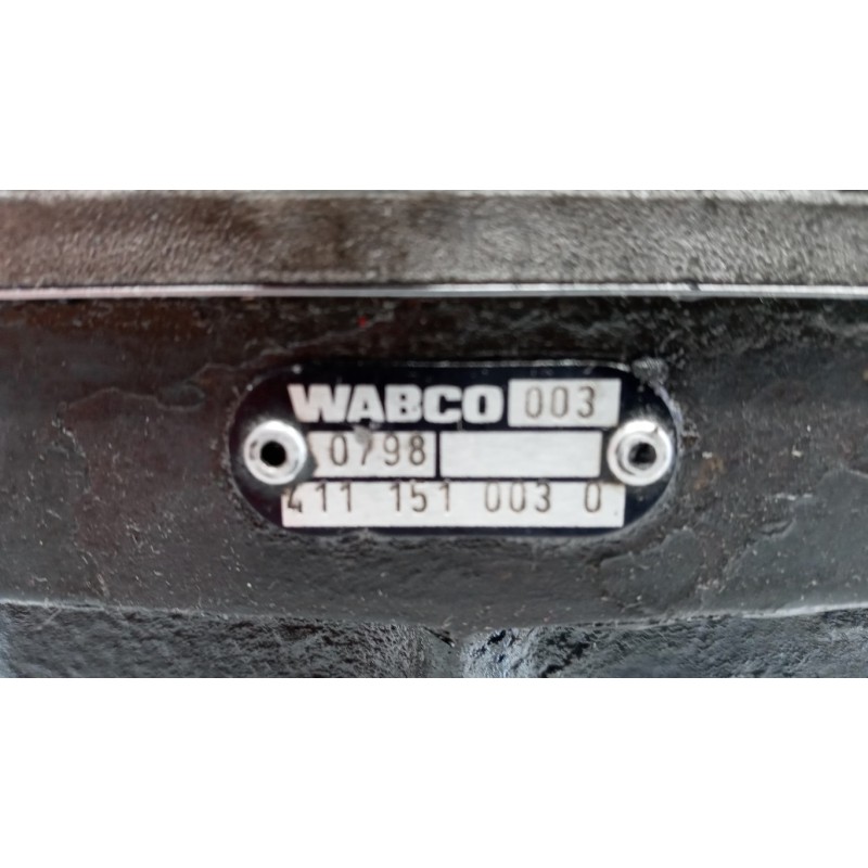 MERCEDES-BENZ truck AIR BRAKE COMPRESSOR MERCEDES-BENZ truck 814D used