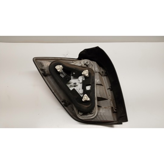 FARO POSTERIORE ESTERNO DESTRO OPEL Astra H 2007>2010 usato