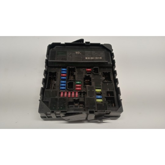 SCATOLA FUSIBILI NISSAN Navarra 2015> usato