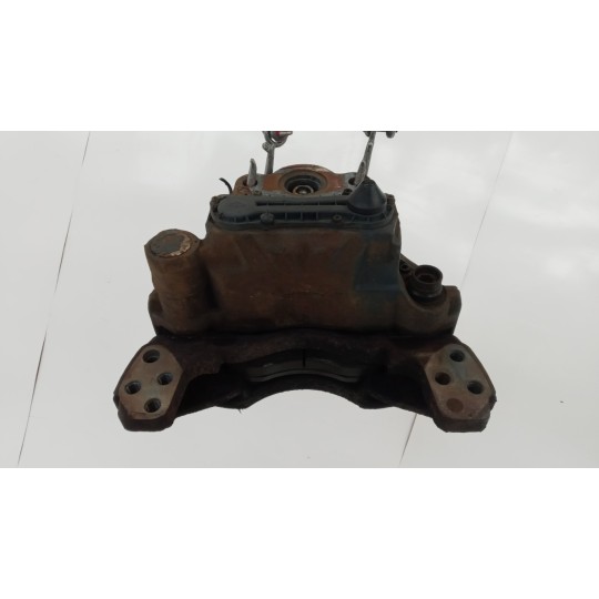 PINZA ANTERIORE SINISTRA IVECO EUROCARGO 2008>2013 usato