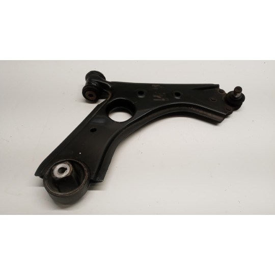 CONTROL ARM FRONT LOWER RIGHT  FIAT Doblo' 2015> used