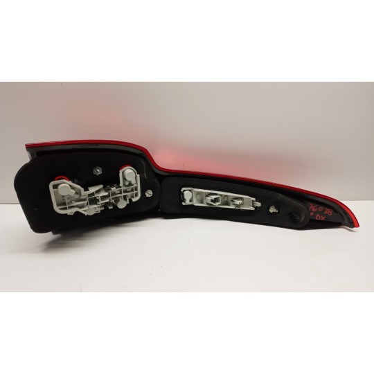 FARO POST ESTERNO LED DESTRO VOLVO V50 usato
