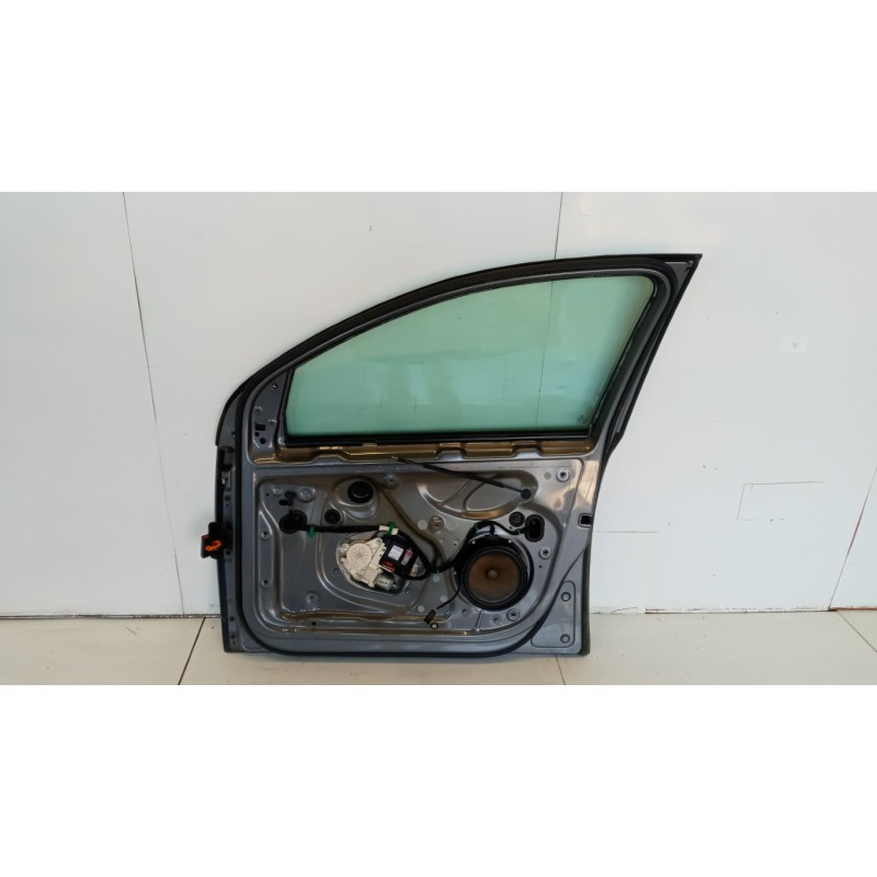VOLKSWAGEN PORTA ANTERIORE DESTRA VOLKSWAGEN Golf 5 2003>2008 usato