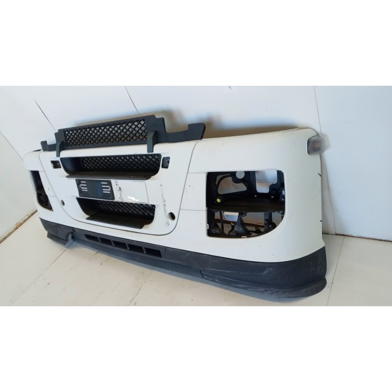 IVECO PARAURTI ANTERIORE IVECO Stralis 2013> usato