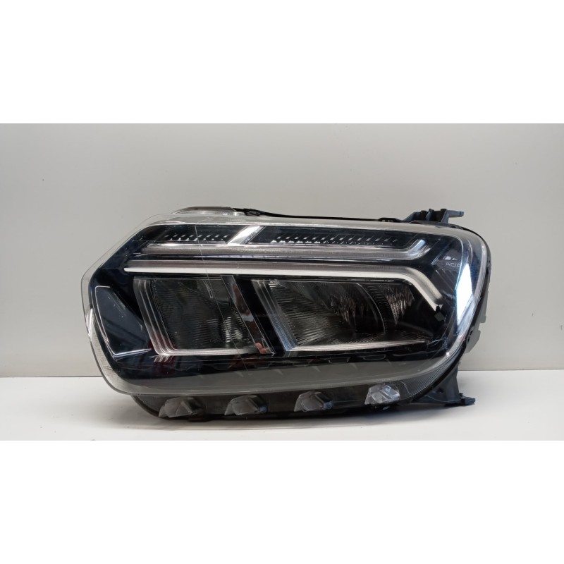 DACIA FRONT LEFT LED FLASHLIGHT  DACIA Duster 2021> used