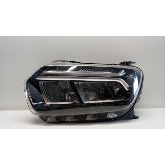 FRONT LEFT LED FLASHLIGHT  DACIA Duster 2021> used